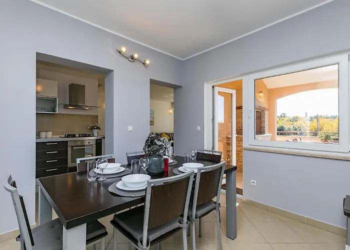 Dijana 아파트 포레치