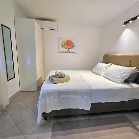 Dijana Appartement *